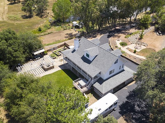 5th image of 15955 Oak Park Ct