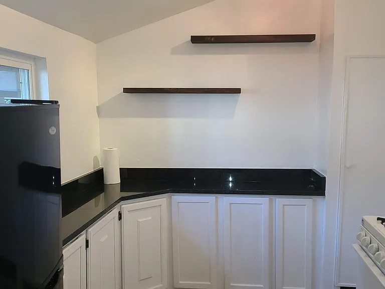 178 Howard Ct #5 — Photo 1