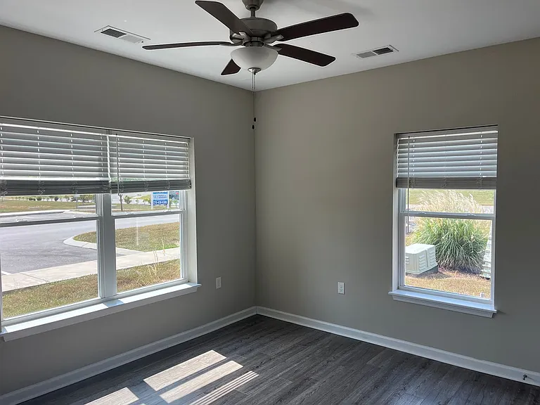 Field Haven Apartments — Photo 48