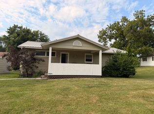 624 W 2nd St, Lamoni, IA 50140