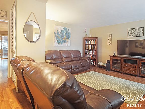 5th image of 4802 Selkirk Dr