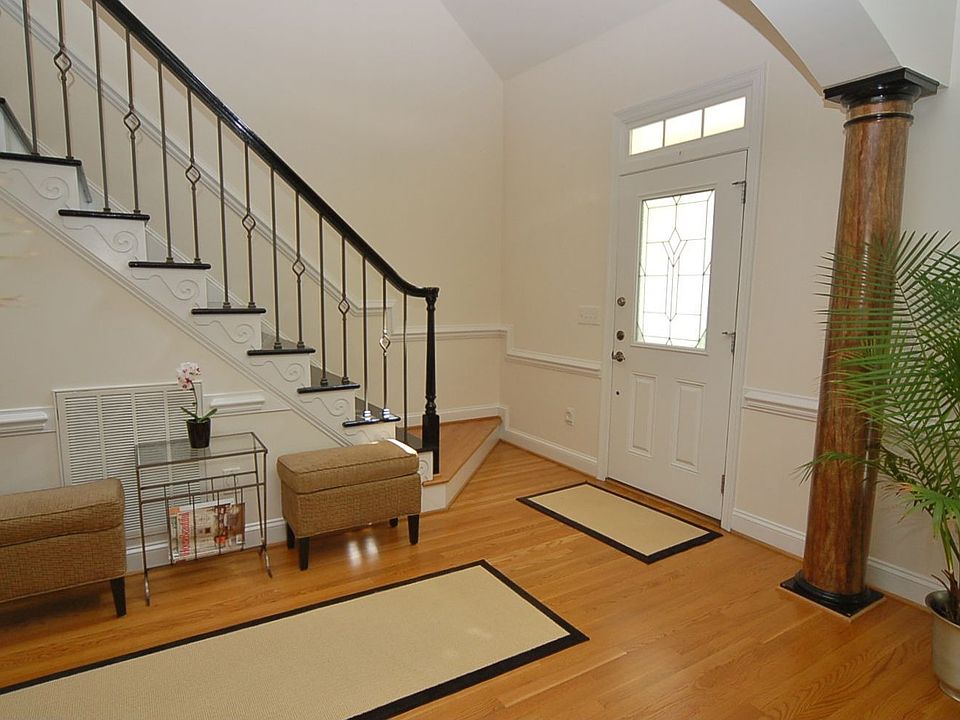 1st image of 4906 Bluff Run Dr