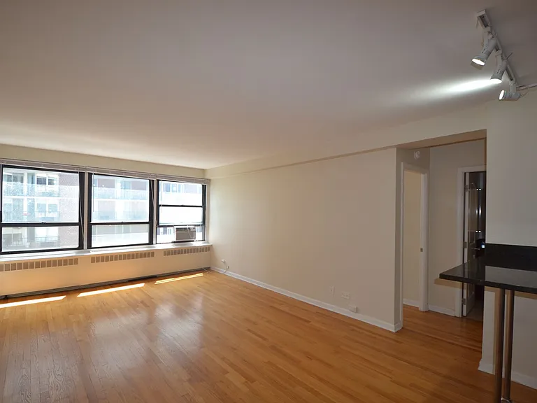 4180 Marine Terrace Apartments — Photo 107