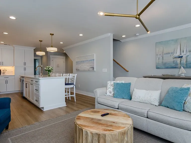 1210 Mackerel Ln #2 — Photo 9