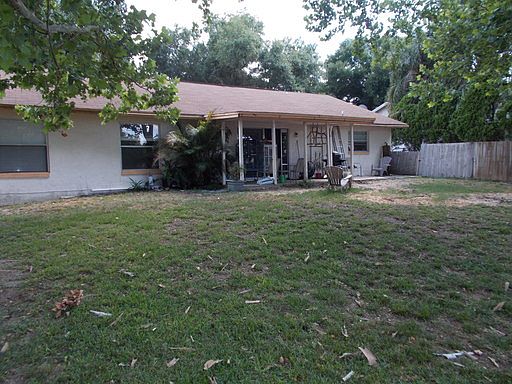 2nd image of 15715 Bay Lakes Trl