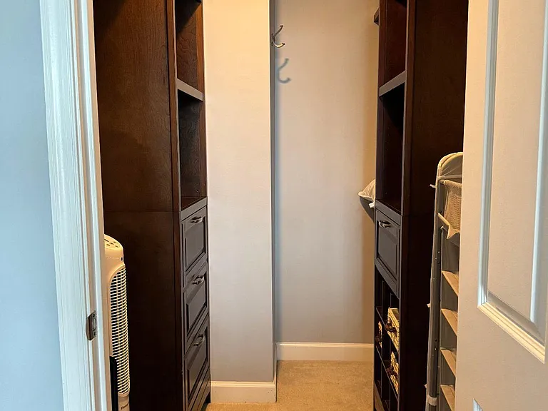 100 Harborview Dr #611 — Photo 18