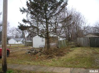 301 W Jefferson St, Athens, IL 62613