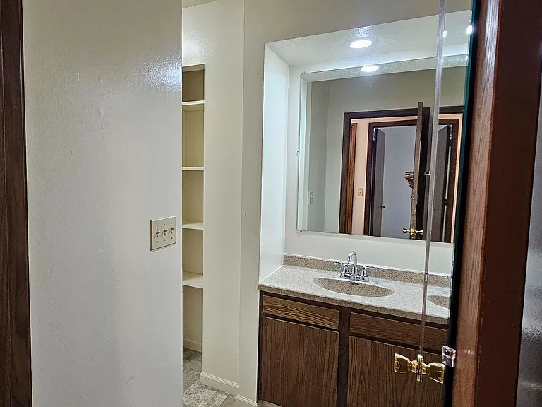 904 Hartwell Dr — Photo 19