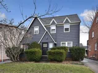999 Pennfield Rd, Cleveland Heights, OH 44121