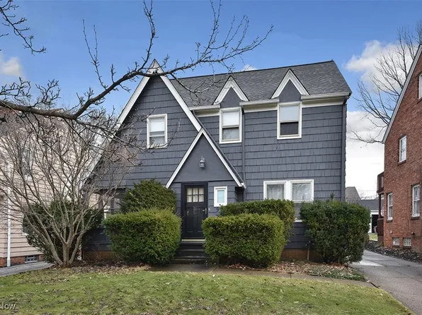999 Pennfield Rd, Cleveland Heights, OH 44121