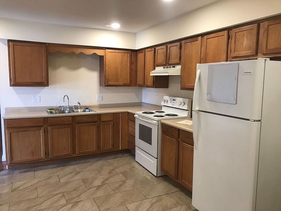 1st image of 101 W Jones St APT 6