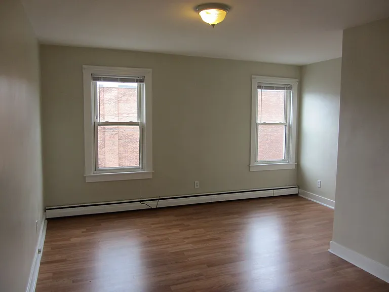 13 Bacon St — Photo 10