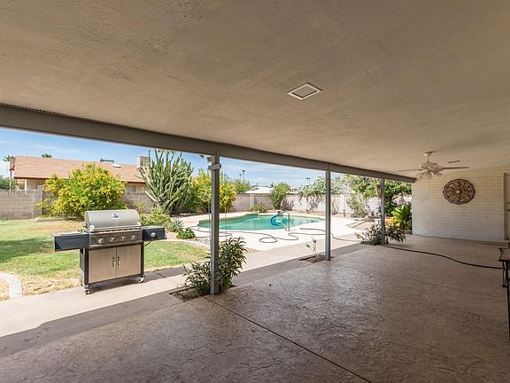 4th image of 2224 W Catalina Ave
