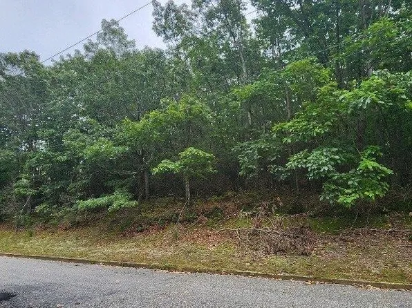 18 Harborview Dr, Sag Harbor, NY 11963