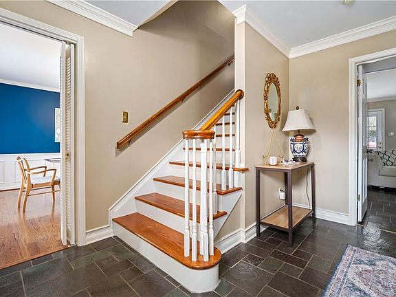3rd image of 5613 Regency Oaks Dr N