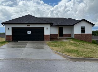 2111 N 25th St, Ozark, MO 65721