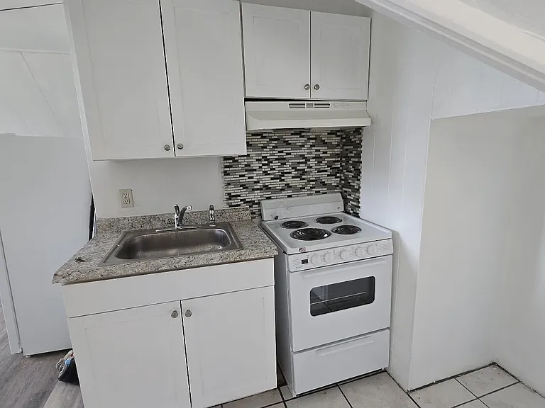 177 Mansion St #5 — Photo 2