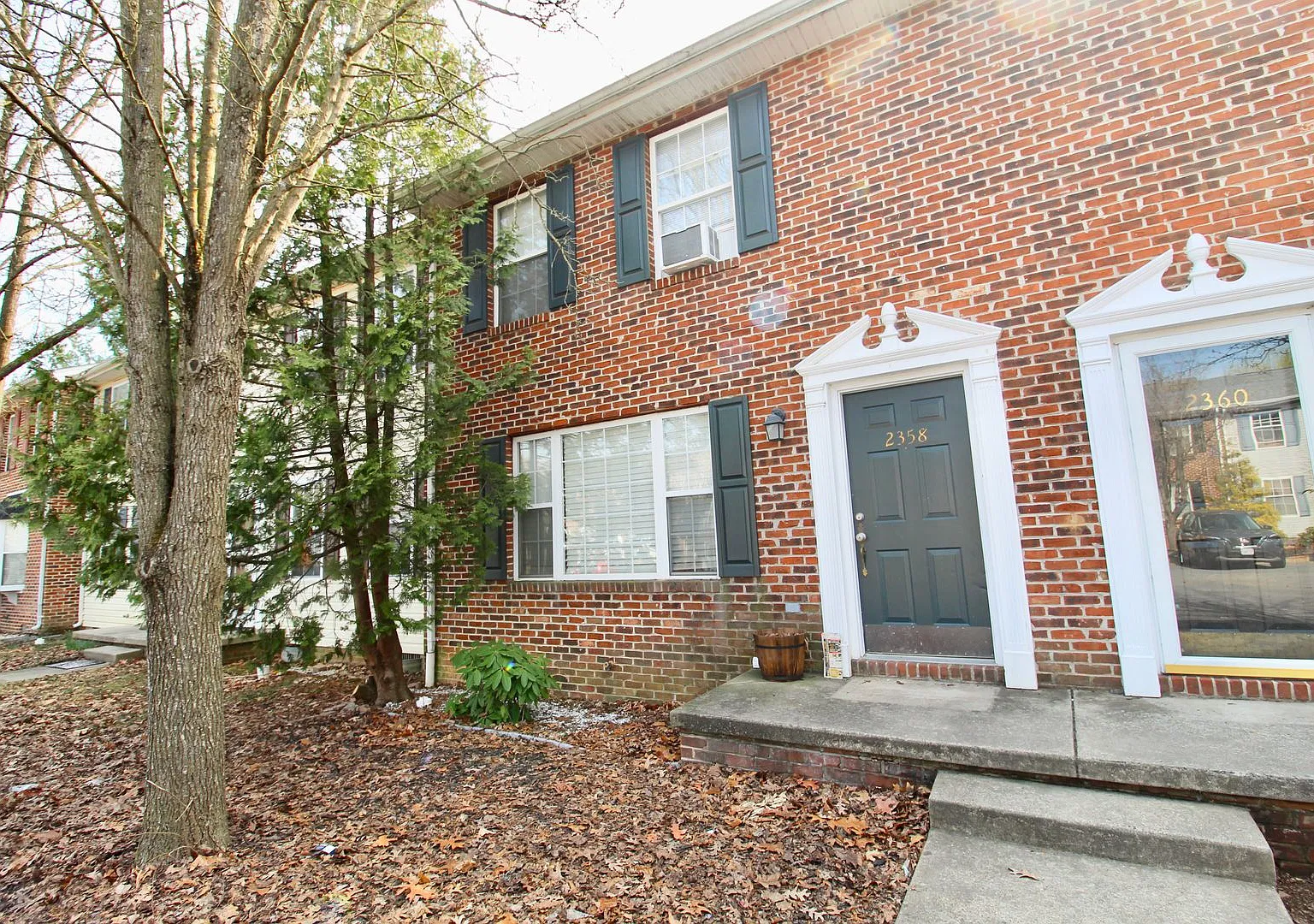 Beautiful 3-Bedroom Townhome for rent! — Photo 1