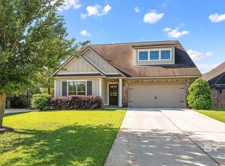 220 Hawthorne Cir, Fairhope, AL 36532