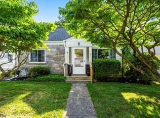 823 Pine St, Roselle Park, NJ 07204