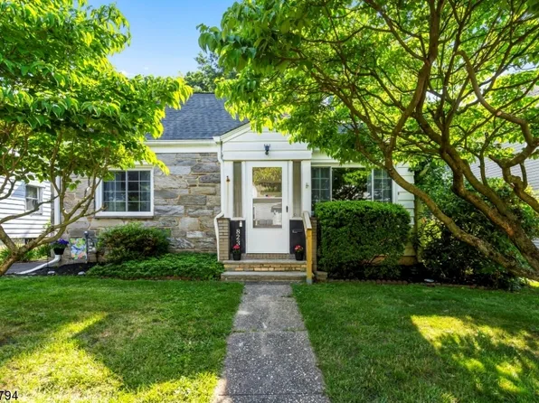 823 Pine St, Roselle Park Boro, NJ 07204