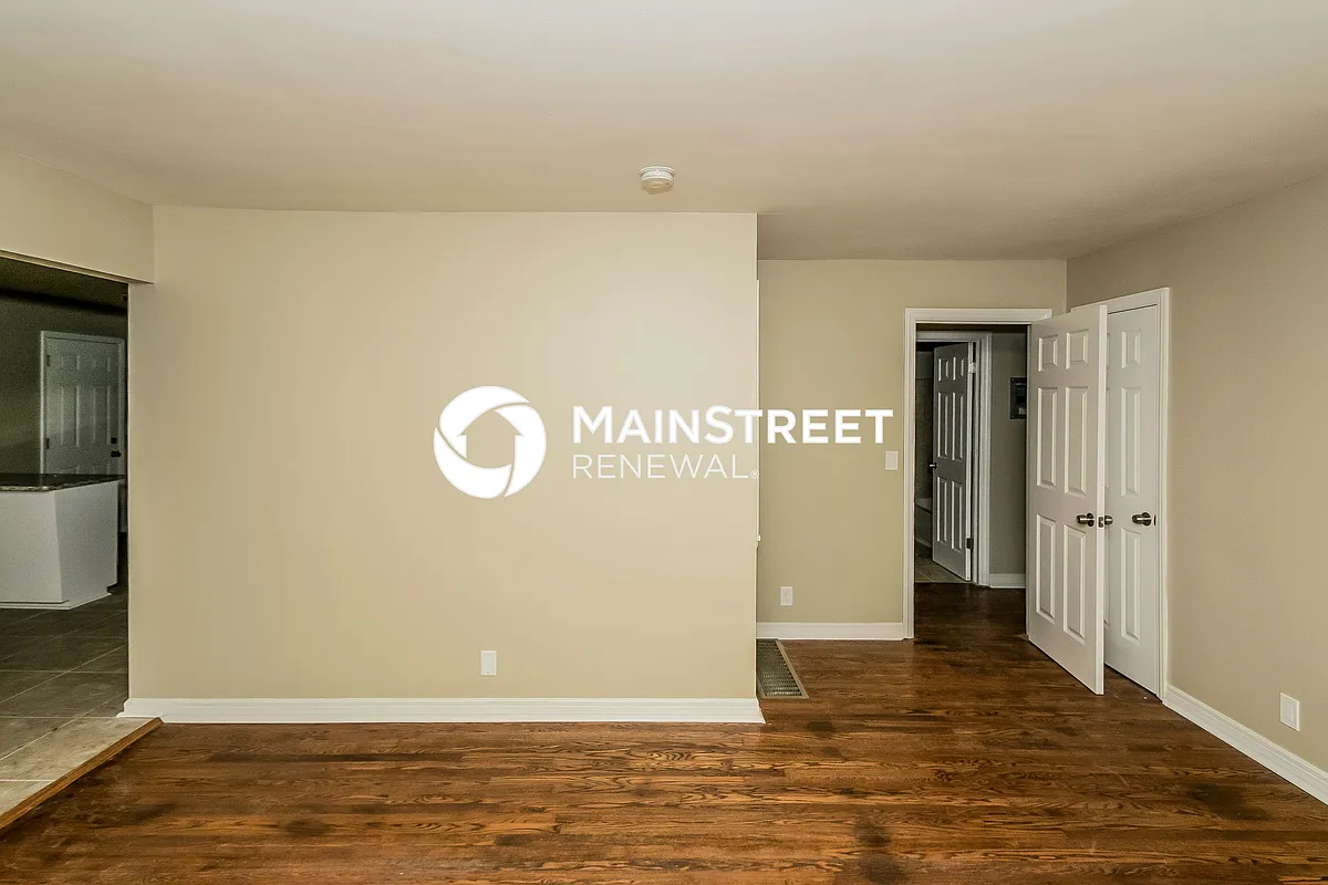 Living Room - 229 Chickasaw Dr