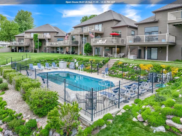 15500 N Tradewind Dr Unit 4, Spirit Lake, IA 51360