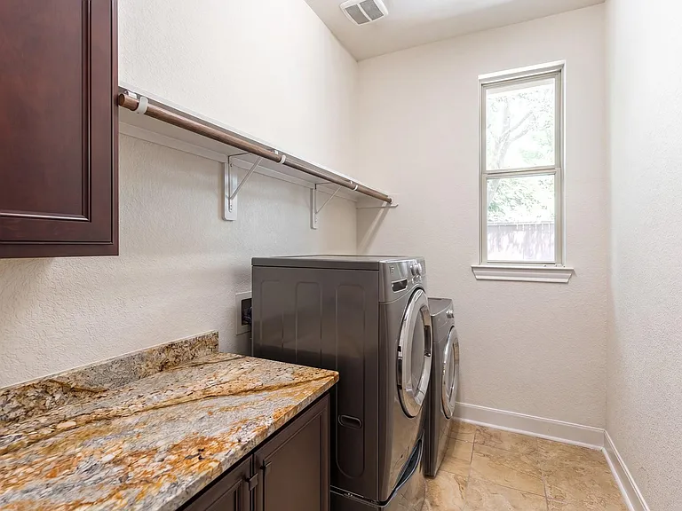 18 Sundown Ridge Pl — Photo 36