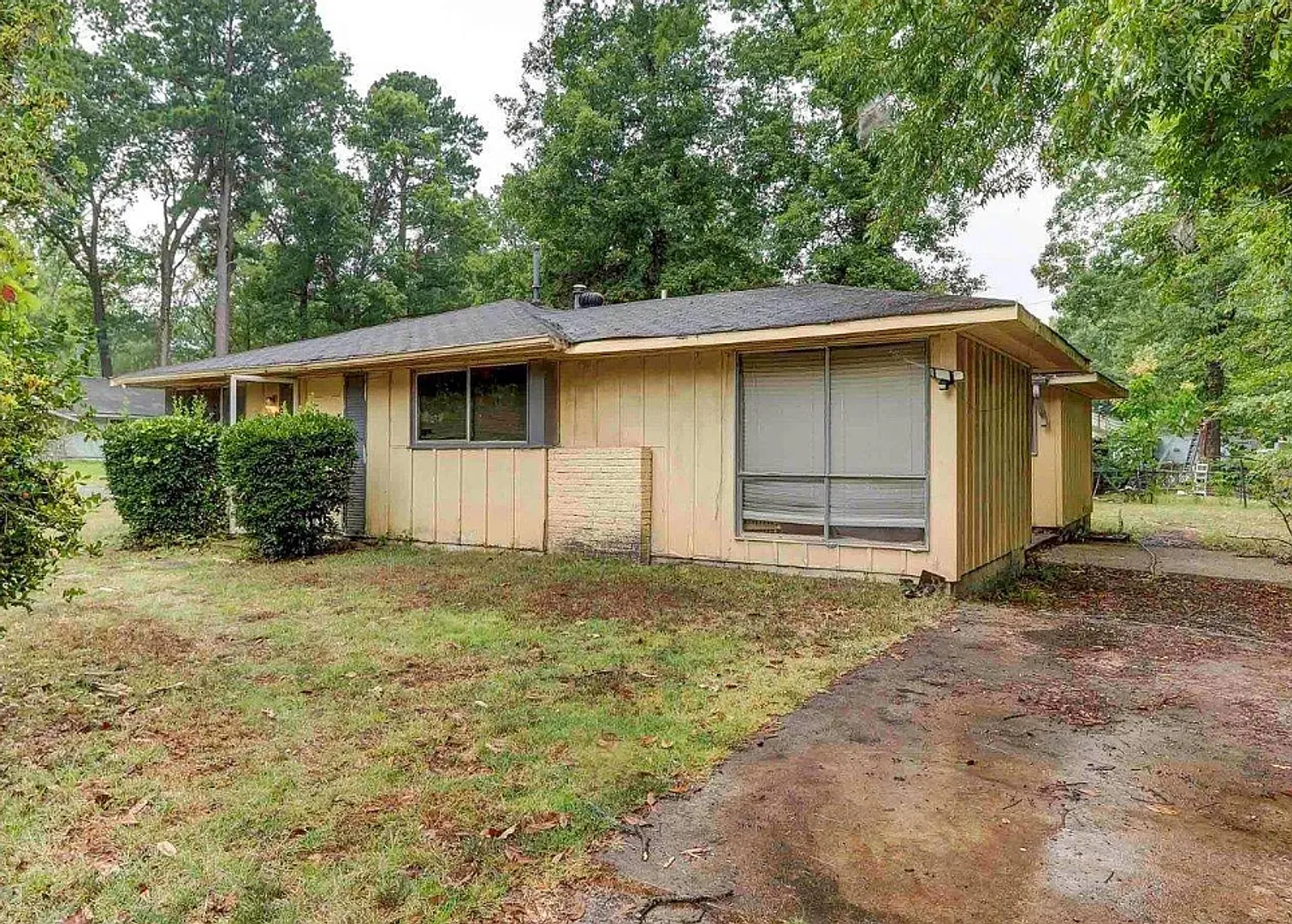 Charming 3-Bedroom Rental Home with Great Location — Photo 1