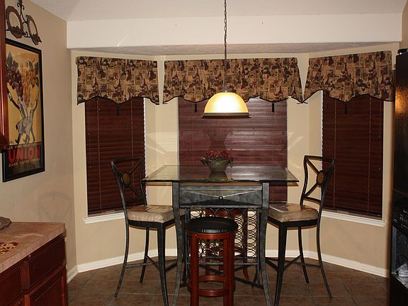 2nd image of 3801 Oakwilde Cir