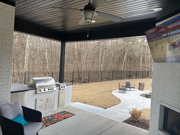 5th image of 532 Knollwood Dr