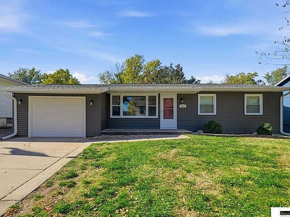 2nd image of 5831 Queens Dr