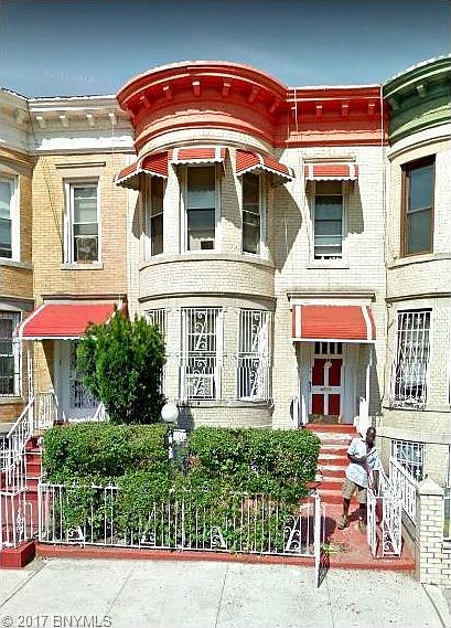 1st image of 140 E 31st St