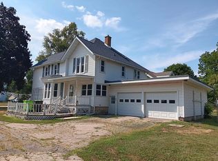 212 Spring St, Fox Lake, WI 53933