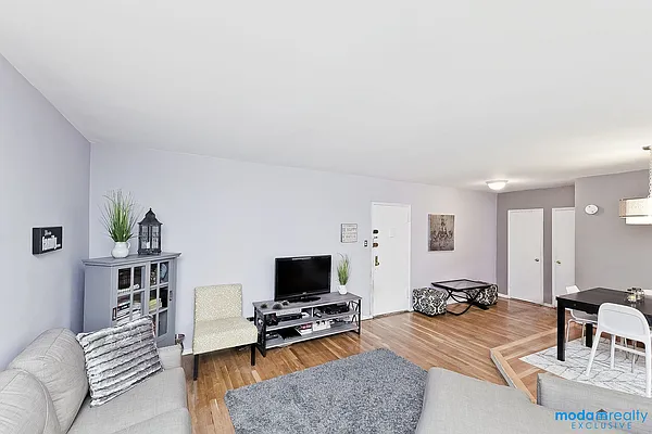 Sold by Moda Realty | media 6