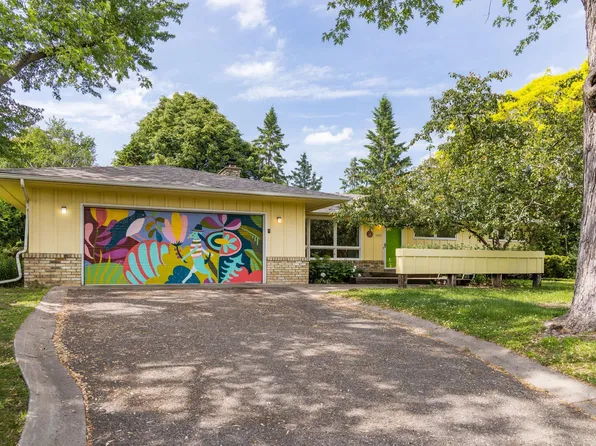1953 Summer St, Falcon Heights, MN 55113