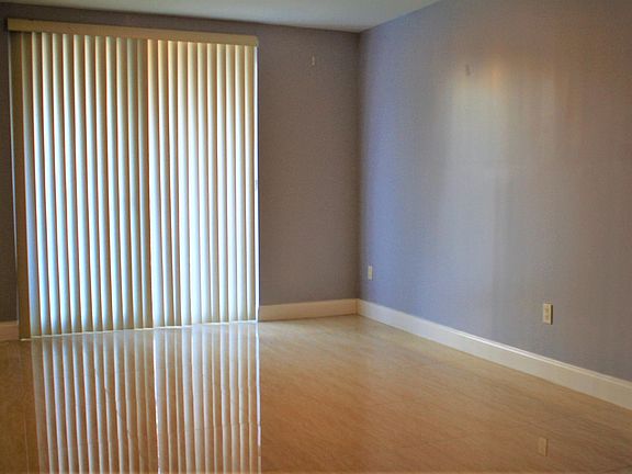 5th image of 13215 41st Ave APT 4C