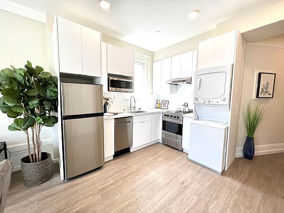 3rd image of 755 Bush St APT 405