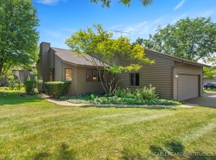 104 Sumac Ct, Saint Charles, IL 60174