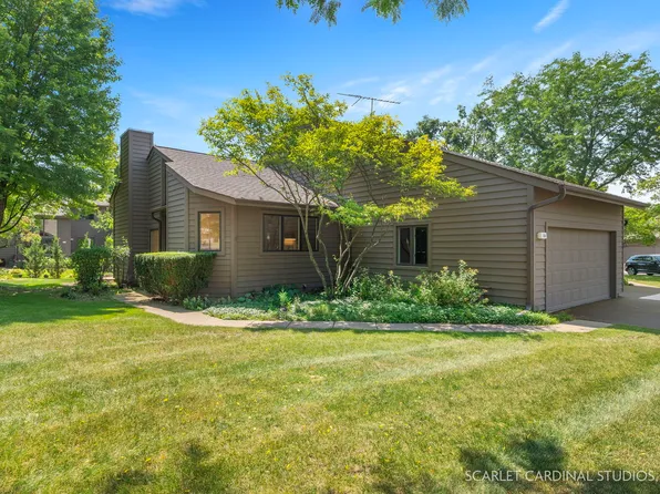 104 Sumac Ct, Saint Charles, IL 60174