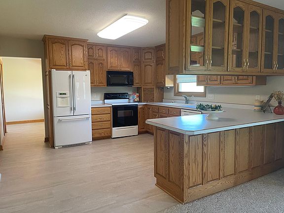 2nd image of 22 Jayvee Ln