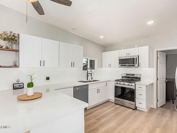 4th image of 2253 E BRAMBLE Avenue