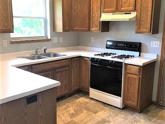 5th image of 9403 Meadow Creek Ln
