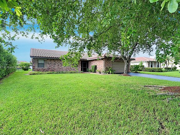 4th image of 11528 NW 20th Dr