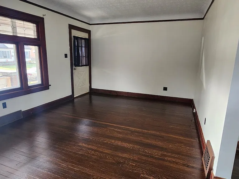 6714 Theota Ave — Photo 3