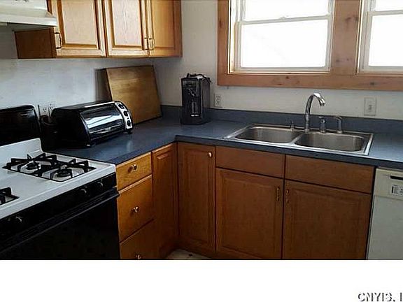 5th image of 613 Helen St #2