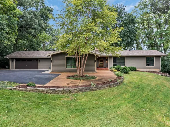 615 Border Ln, North Barrington, IL 60010