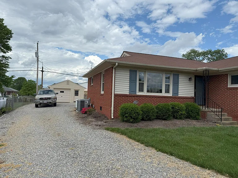 9128 Huron Ave — Photo 2