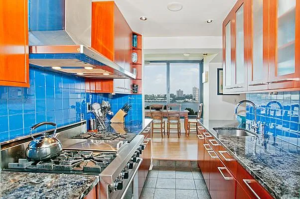 Sold by Real Direct | media 23