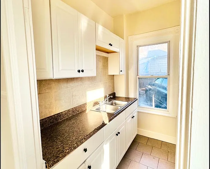 175 Amherst Street — Photo 2